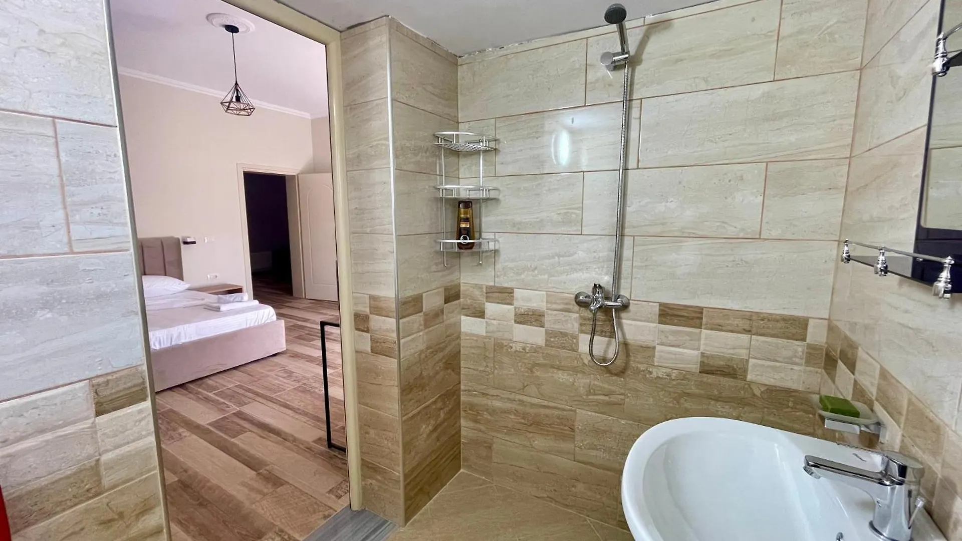 Grandfather Superior Apartment Berat